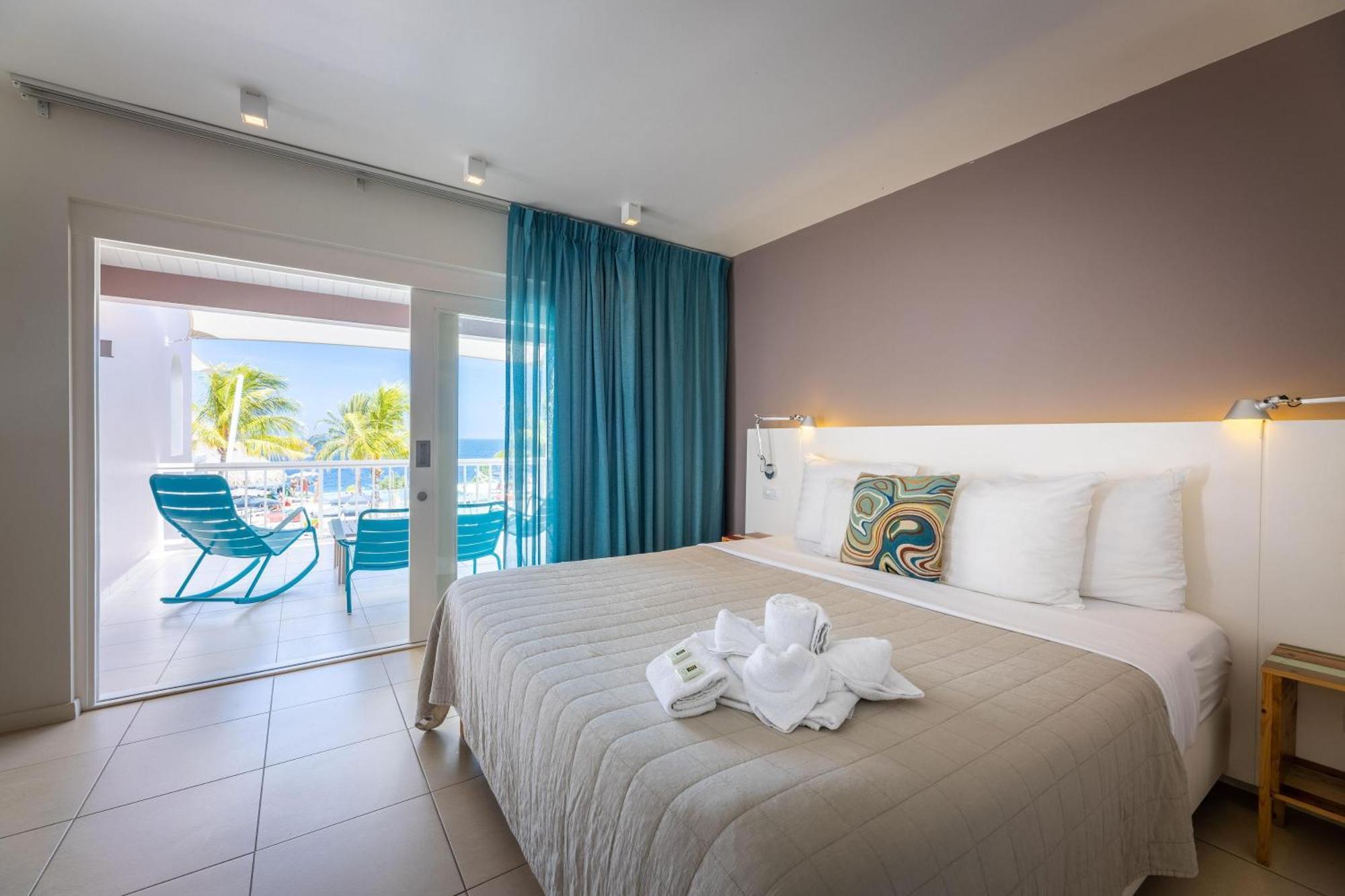 Suíte Deluxe com Vista Parcial do Mar